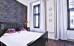 Two-Bedroom Haven In The Old Town