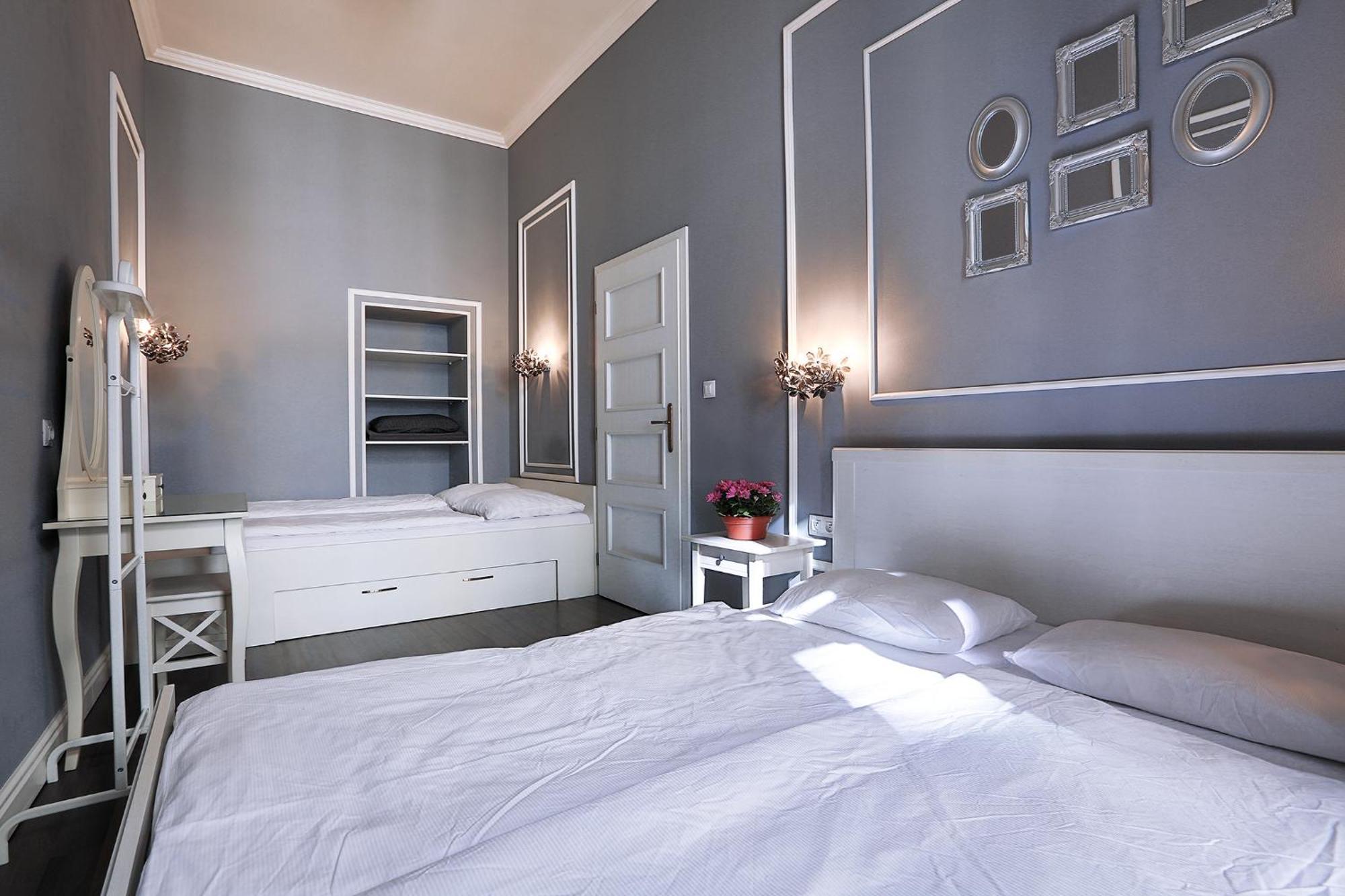 Two-Bedroom Haven In The Old Town Praga Exterior foto
